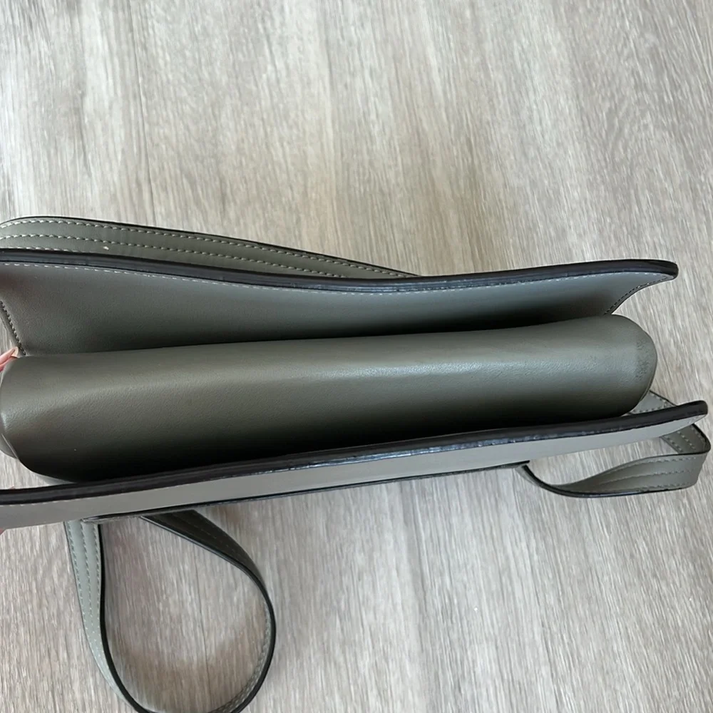 Chloé Faye Calfskin Bag - Picture 6 of 8